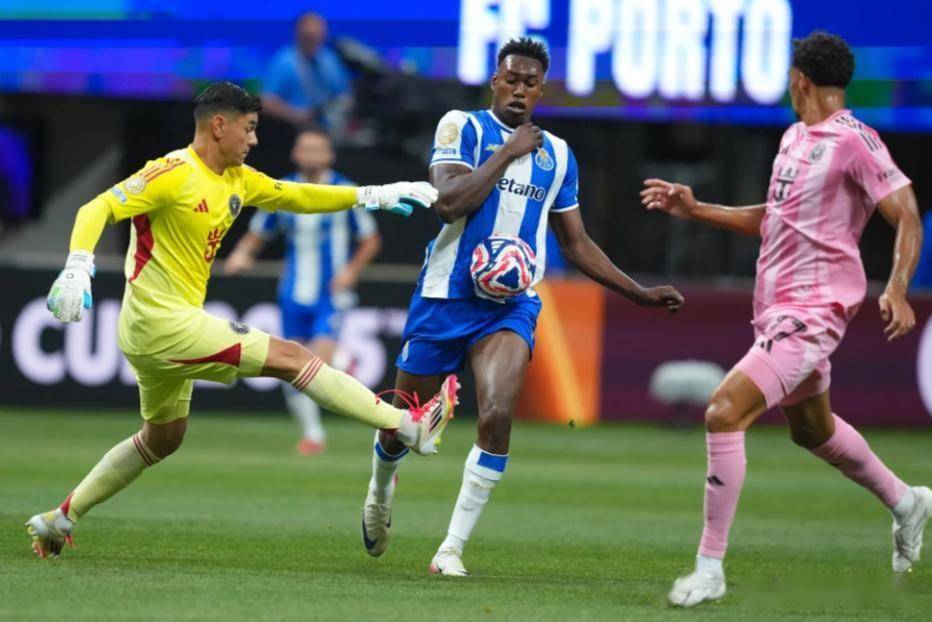 爱游戏入口-比利亚雷亚尔战术微调备战亚冠法兰克福围绕德国杯扳平良机，广厦男篮赛后再遭质疑看傻球迷的简单介绍